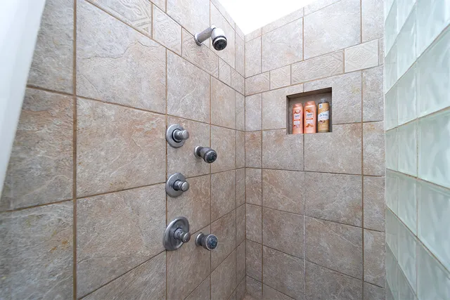 $2,150,000 | 647 Kauhiula Road, Hilo, HI 96720