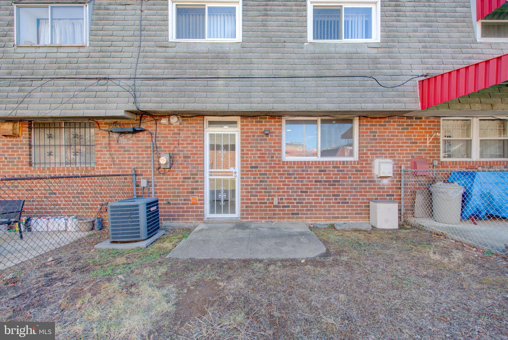 1119 Master Street Philadelphia, PA 19122 - Photo 21 of 22 Exterior back with yard