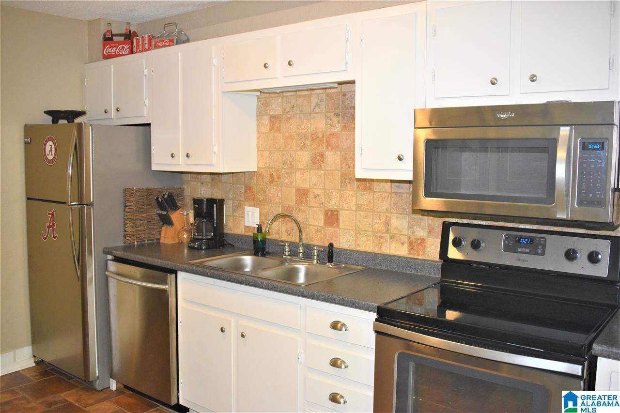 3429 Sandner Court, Unit A Birmingham, AL 35209 - Photo 4 of 29
