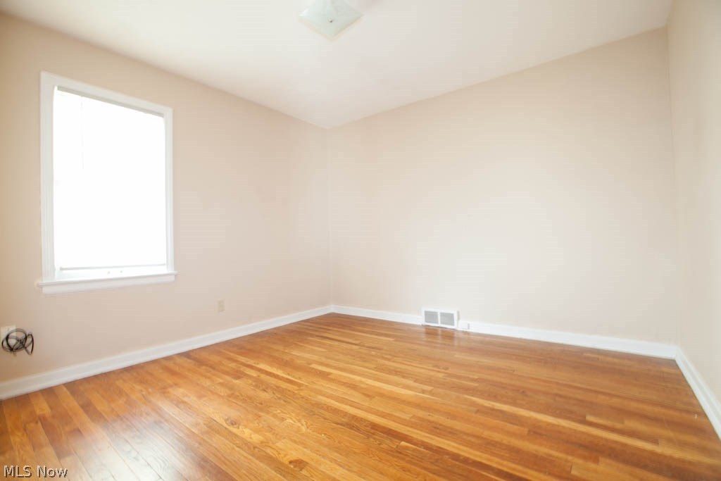 1603 Sheffield Road Cleveland, OH 44121 - Photo 18 of 34