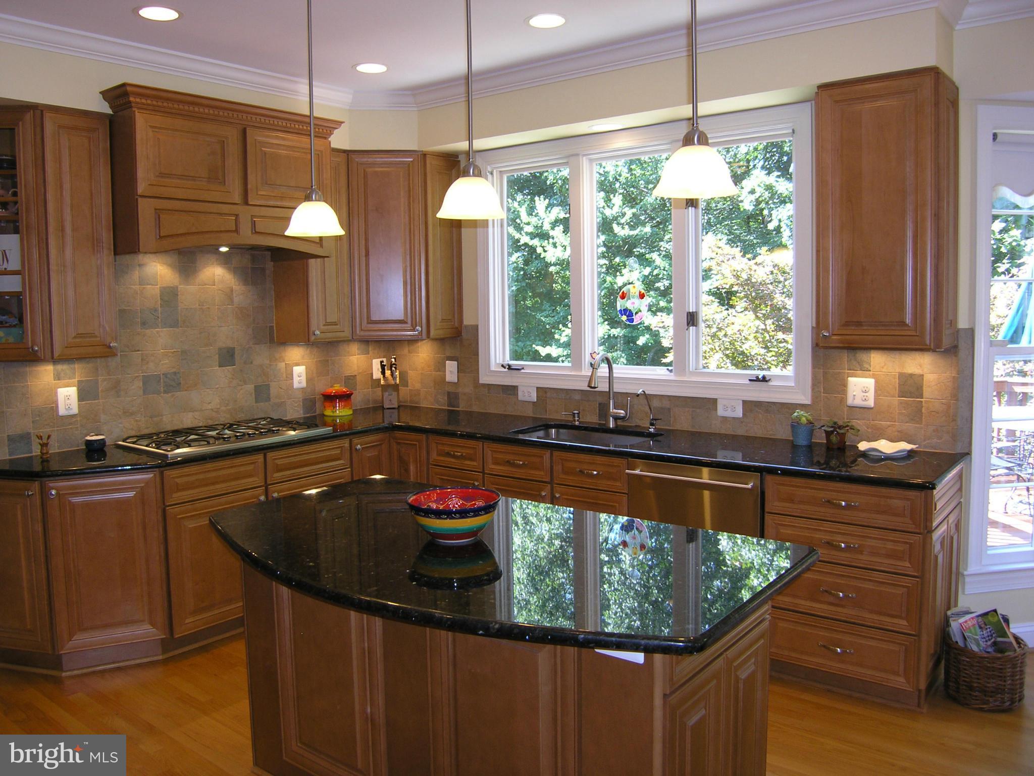 11332 Woodbrook Lane Reston, VA 20194 - Photo 11 of 28 Kitchen