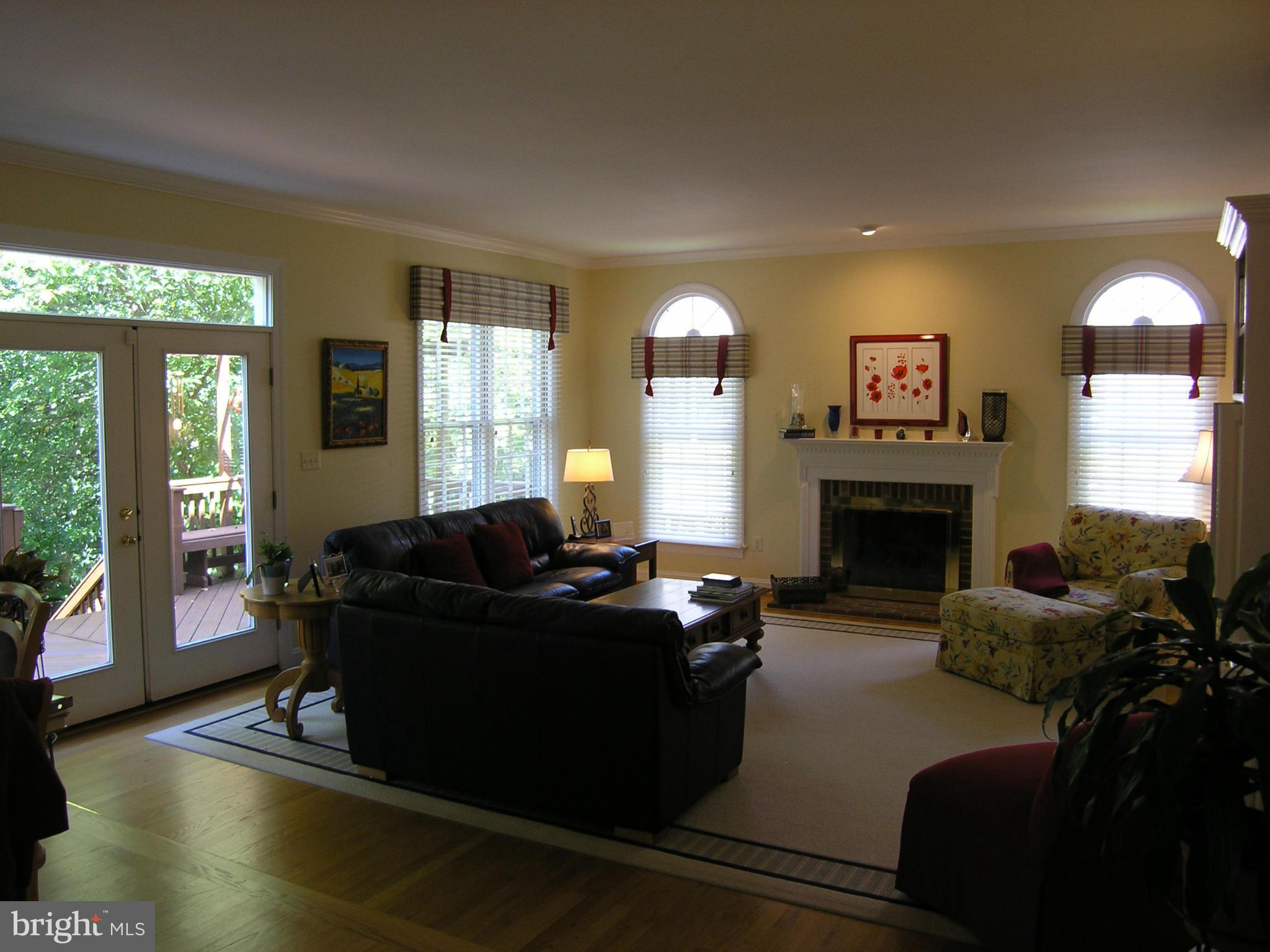 11332 Woodbrook Lane Reston, VA 20194 - Photo 13 of 28 Family Room