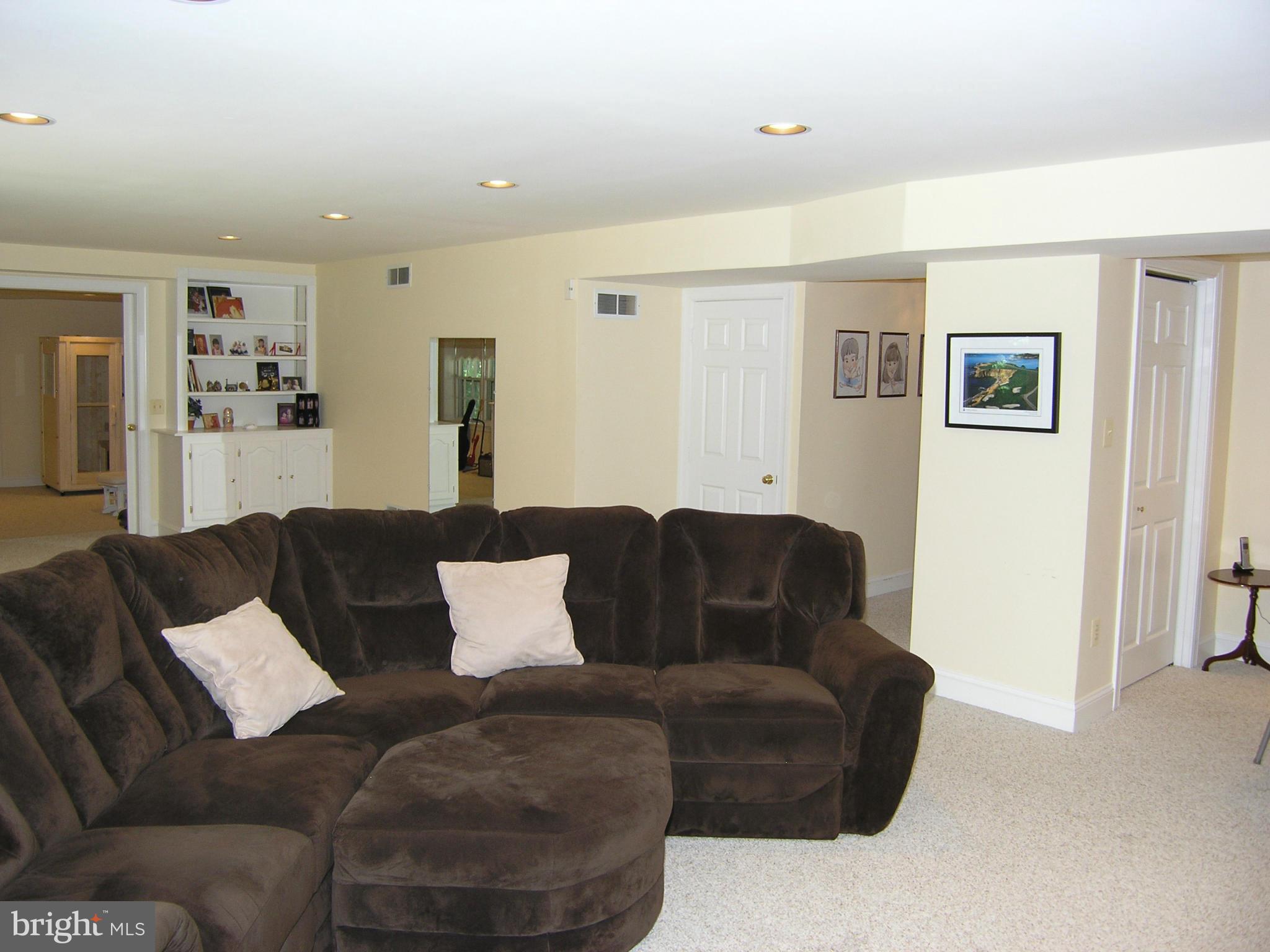 11332 Woodbrook Lane Reston, VA 20194 - Photo 22 of 28 Basement