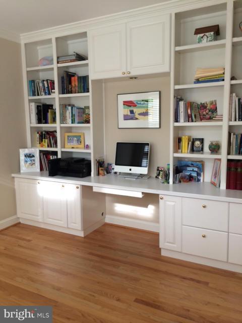11332 Woodbrook Lane Reston, VA 20194 - Photo 4 of 28 Office