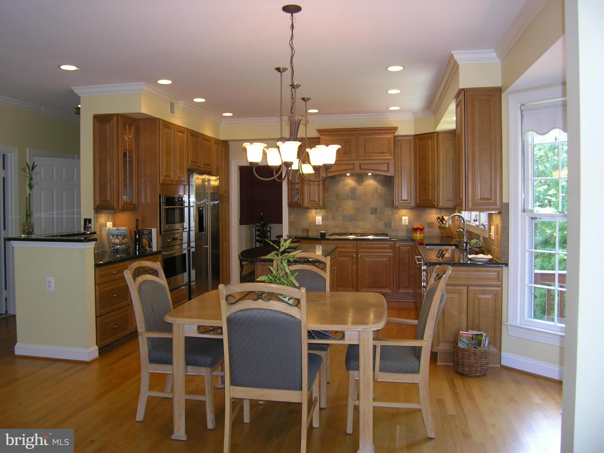 11332 Woodbrook Lane Reston, VA 20194 - Photo 8 of 28 Kitchen