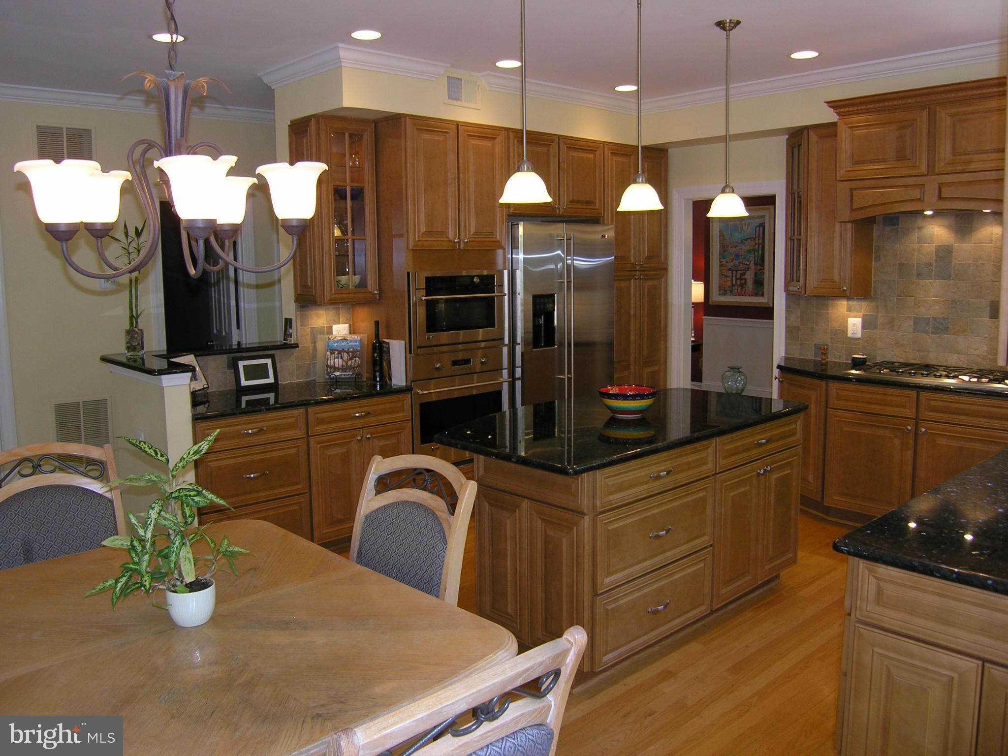 11332 Woodbrook Lane Reston, VA 20194 - Photo 10 of 28 Kitchen