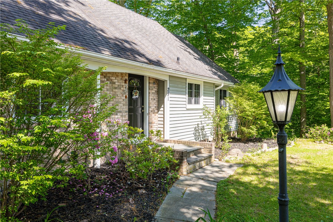 291 Whitney Road Perinton, NY 14526 - Photo 4 of 35