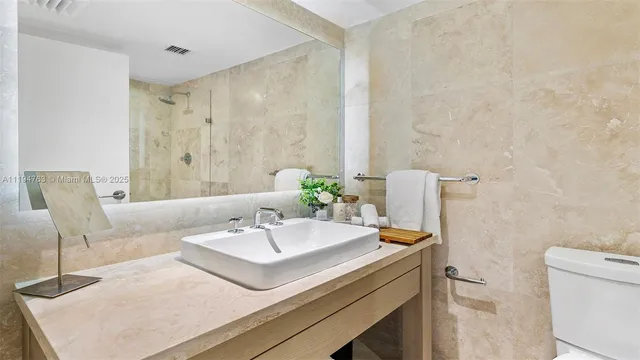 $35,000 | Mid Beach, Miami Beach, FL 33139