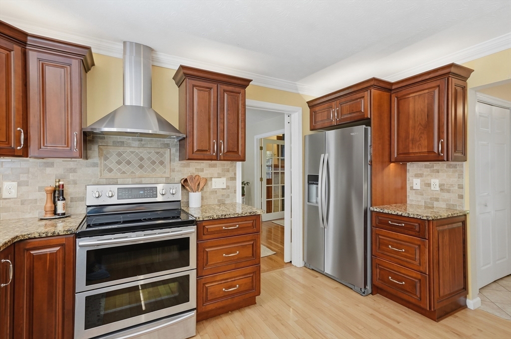 2 Towne Hill Road Haverhill, MA 01835 - Photo 3 of 42