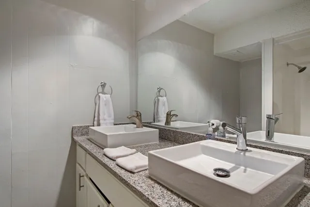 $700 | 2900 Cole Street, Unit 311, Austin, TX 78705