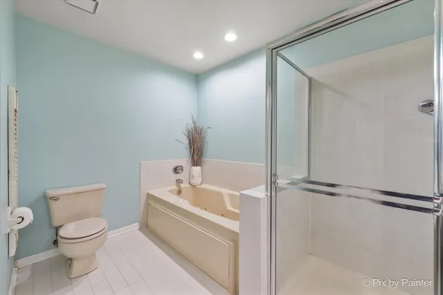 $435,000 | 250 Lynwood Lane, Bloomingdale, IL 60108