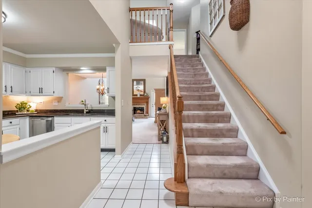 $435,000 | 250 Lynwood Lane, Bloomingdale, IL 60108