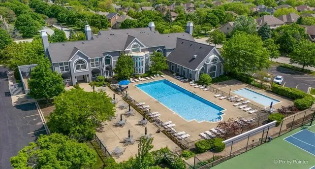 $435,000 | 250 Lynwood Lane, Bloomingdale, IL 60108