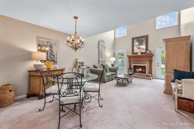 $435,000 | 250 Lynwood Lane, Bloomingdale, IL 60108