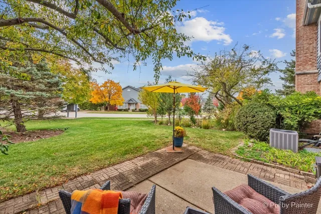 $435,000 | 250 Lynwood Lane, Bloomingdale, IL 60108