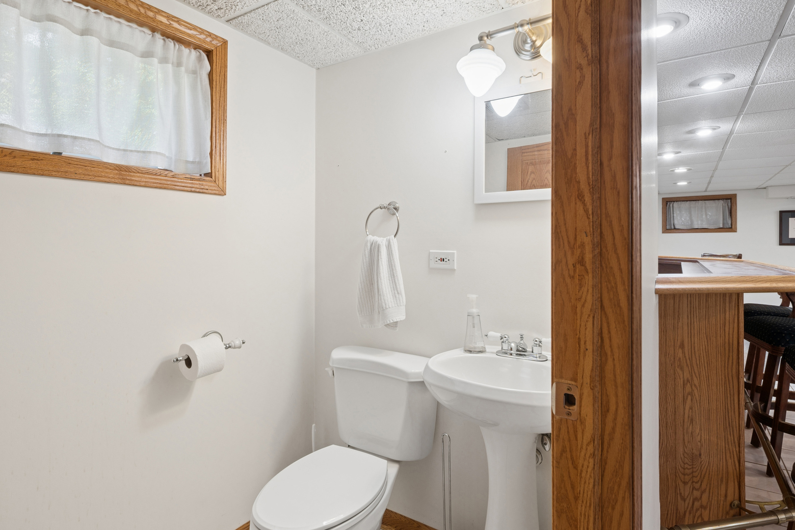 208 Parkview Road Riverside, IL 60546 - Photo 26 of 45