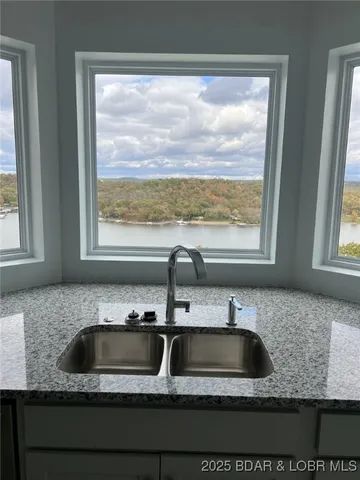 $599,000 | 4423 Lws High Point Road, Stover, MO 65078