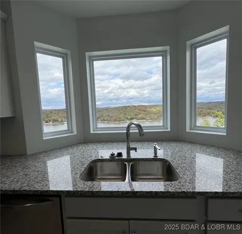 $599,000 | 4423 Lws High Point Road, Stover, MO 65078