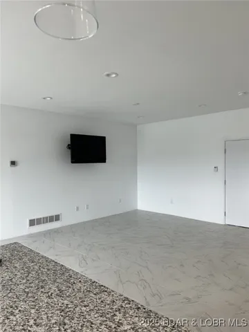 $599,000 | 4423 Lws High Point Road, Stover, MO 65078