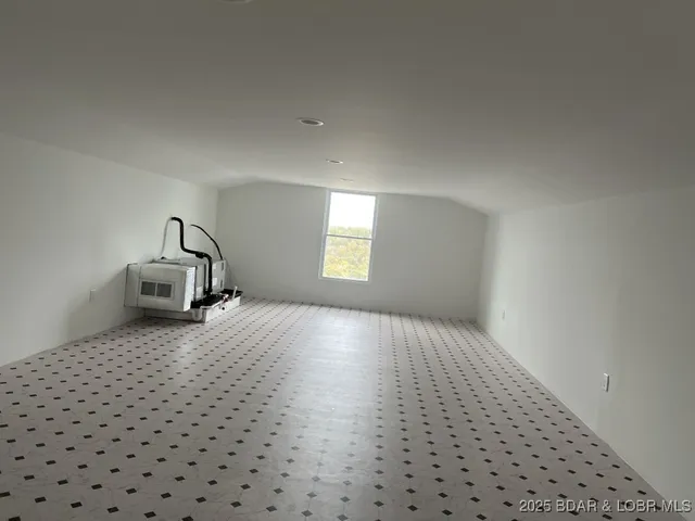 $599,000 | 4423 Lws High Point Road, Stover, MO 65078