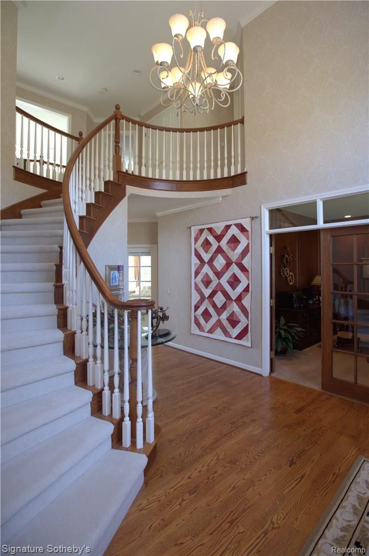 1616 Springview Court Rochester, MI 48307 - Photo 9 of 51 8.jpg