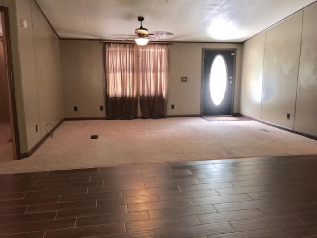 960 Gass Memorial Road Greeneville, TN 37745 - Photo 16 of 33 Living room