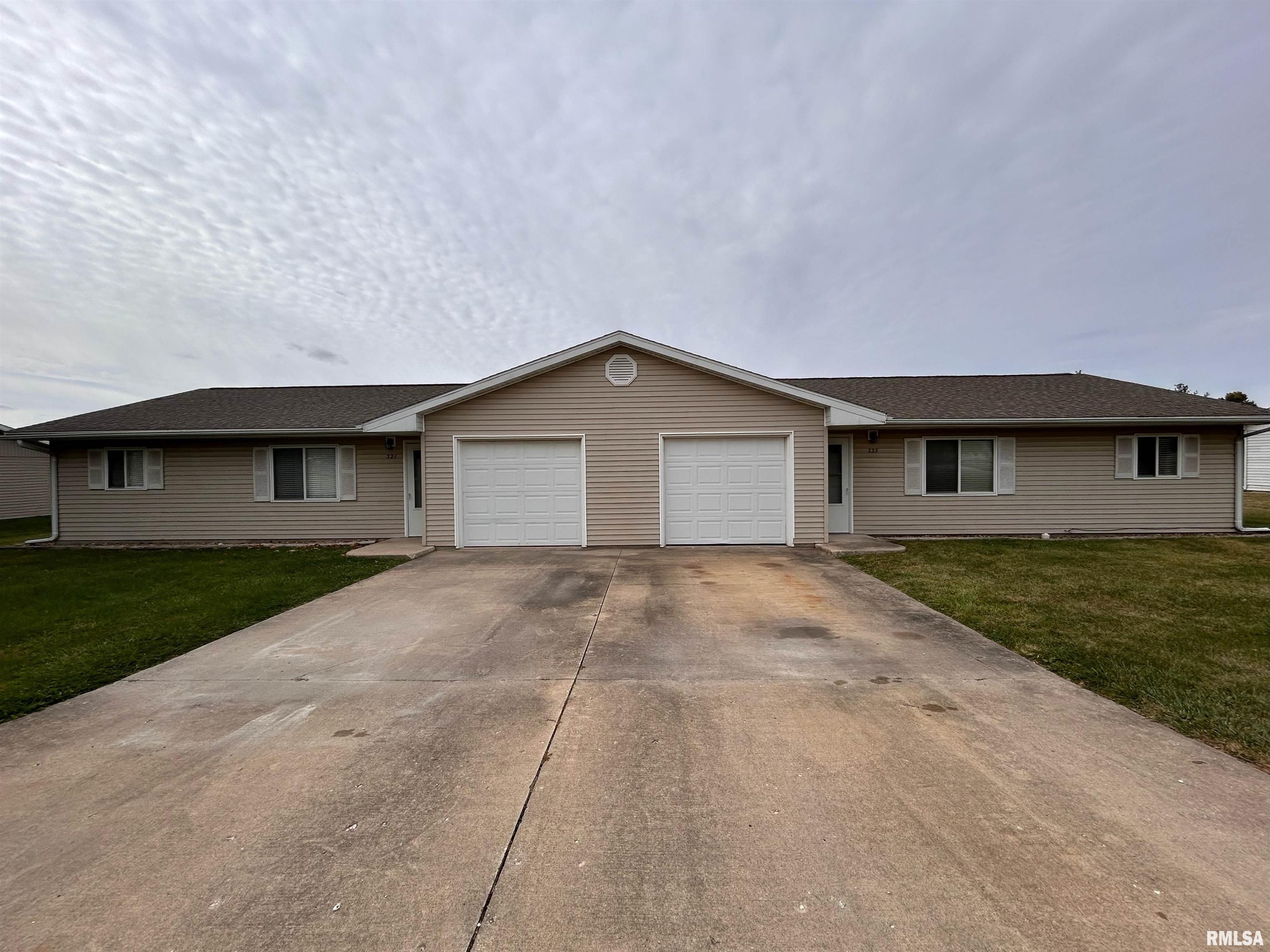 321-323 North Lincoln Street Carthage, IL 62321 - Photo 1 of 1 Gallery Image 1