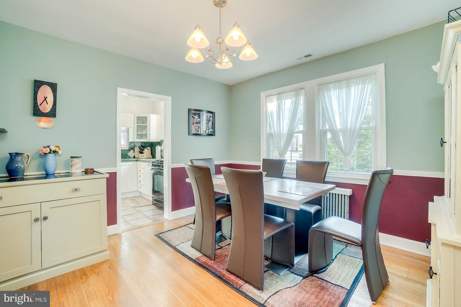 4319 Barrington Road Baltimore, MD 21229 - Photo 11 of 49 dining room