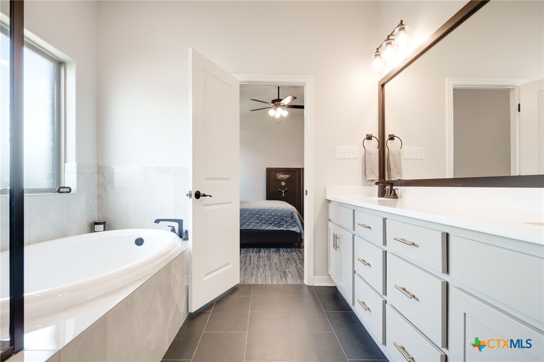 5507 Hollow Loop Salado, TX 76571 - Photo 28 of 38