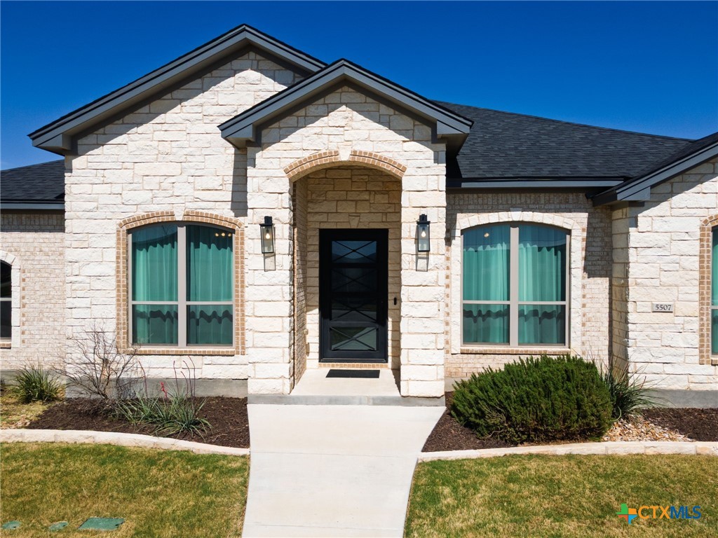 5507 Hollow Loop Salado, TX 76571 - Photo 4 of 38