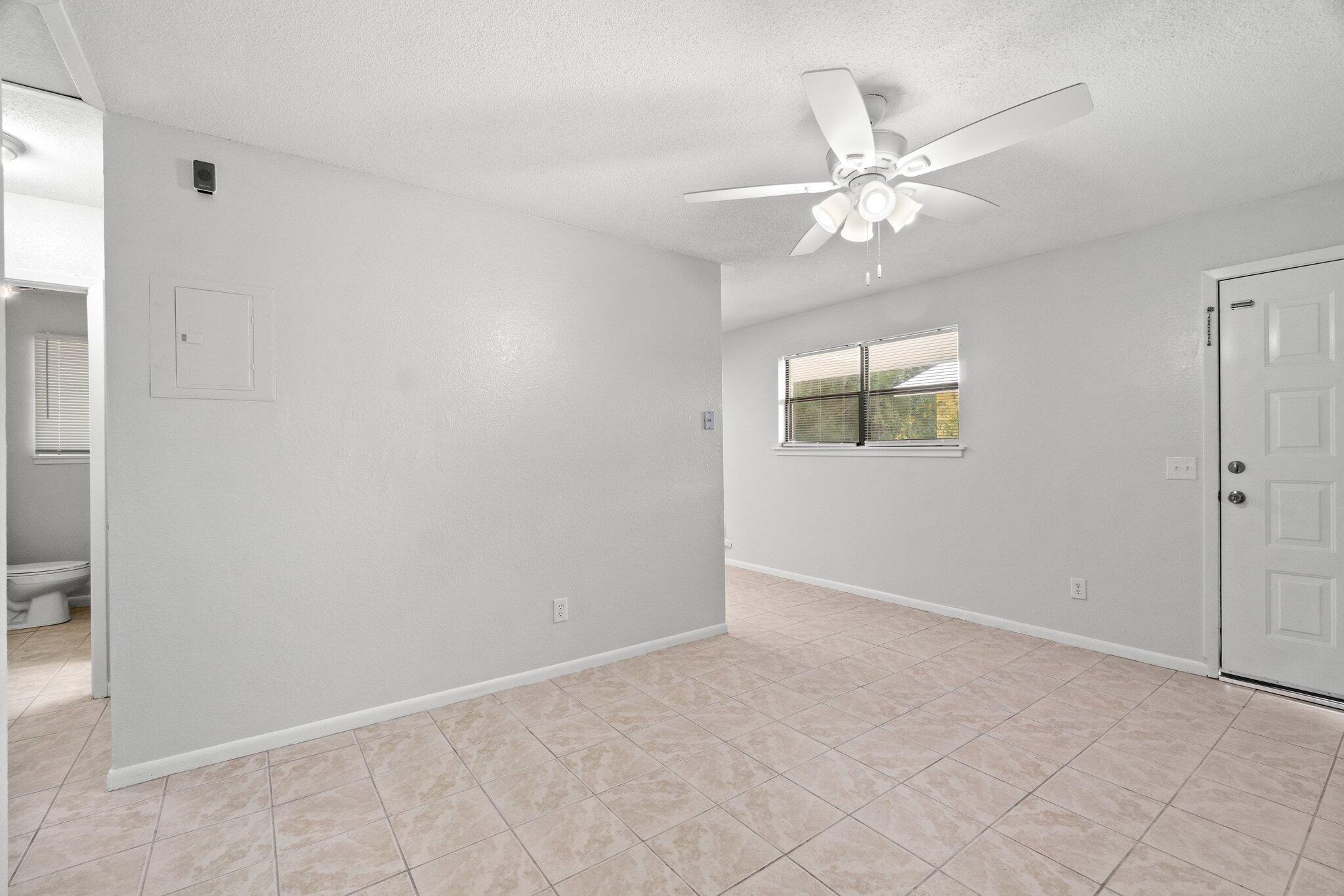 248 4 Mile Road, Unit C Freeport, FL 32439 - Photo 11 of 17 10-web-or-mls-248-4-mile-rd-unit-d