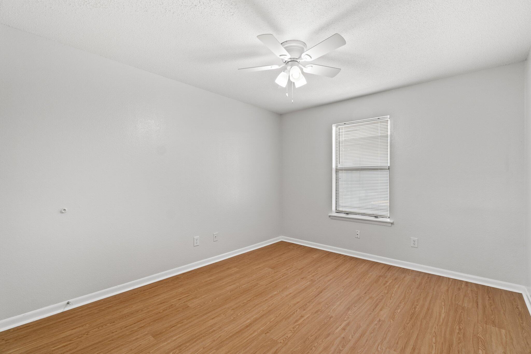 248 4 Mile Road, Unit C Freeport, FL 32439 - Photo 12 of 17 12-web-or-mls-248-4-mile-rd-unit-d