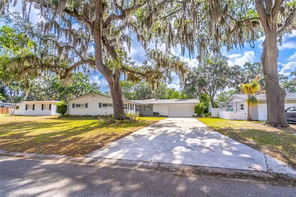 $2,300 | 5115 St Germain Avenue, Belle Isle, FL 32812