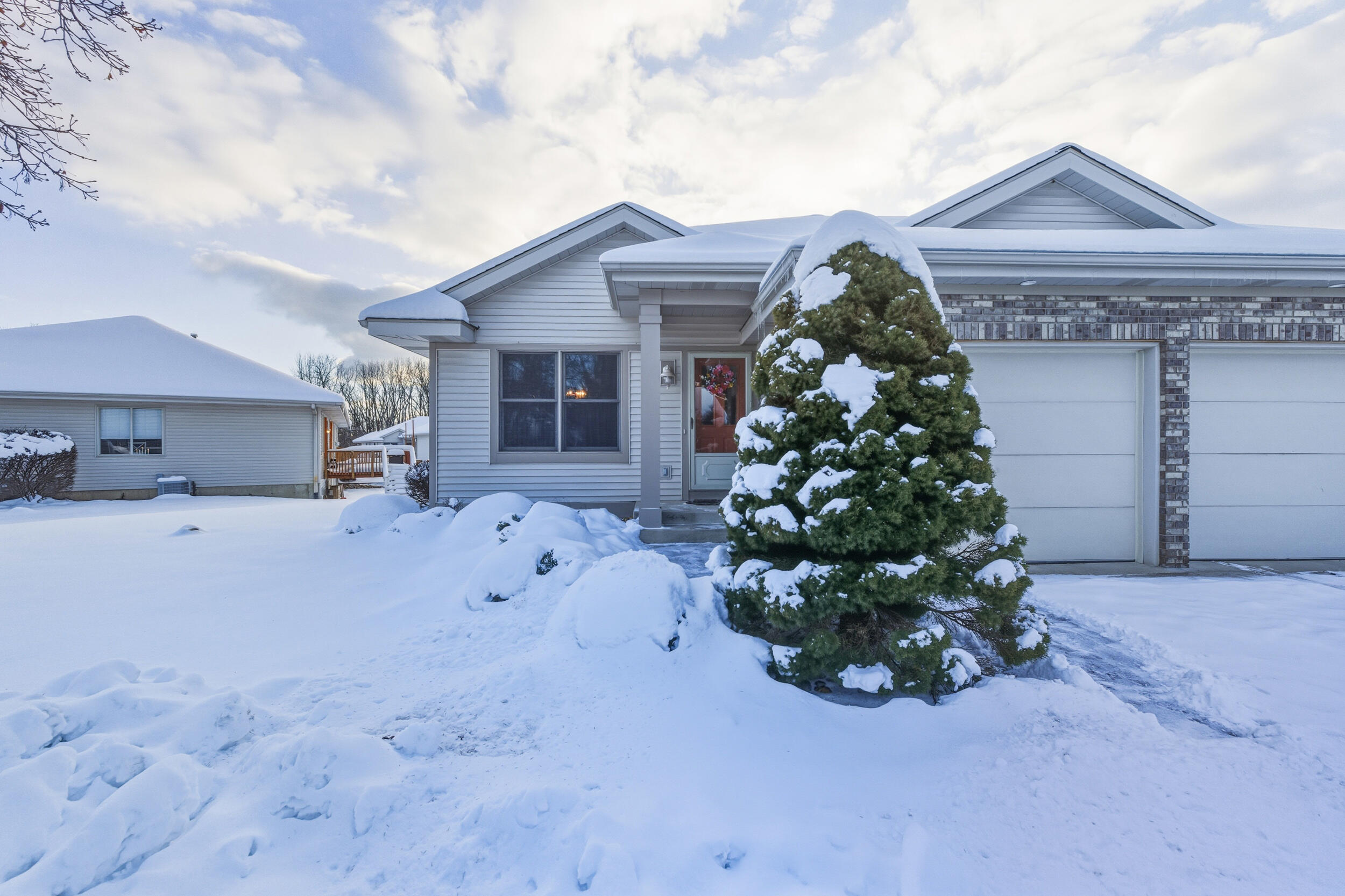 3590 Brook Point Drive Hamilton, MI 49419 - Photo 4 of 39 farmer-3590 brook point dr-004
