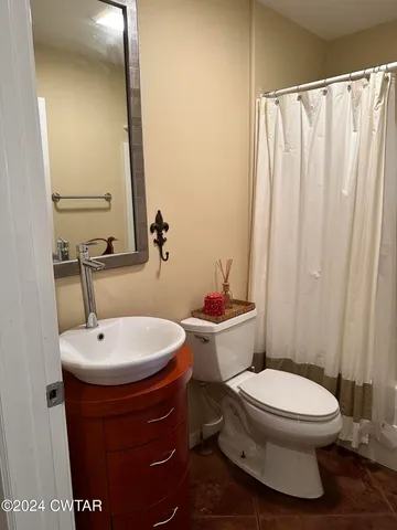 $460,000 | 2805 Colonel James Hardin Drive, Clifton, TN 38425