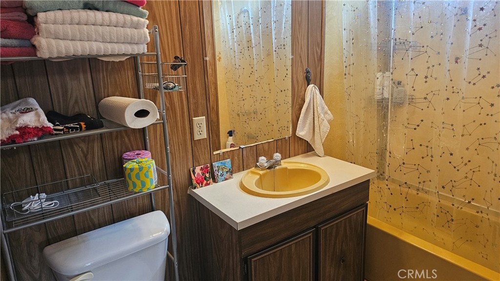 3258 4th Street Clearlake, CA 95422 - Photo 14 of 22 Primary bath