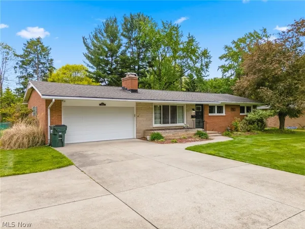 $260,000 | 910 Marquardt Avenue, North Canton, OH 44720