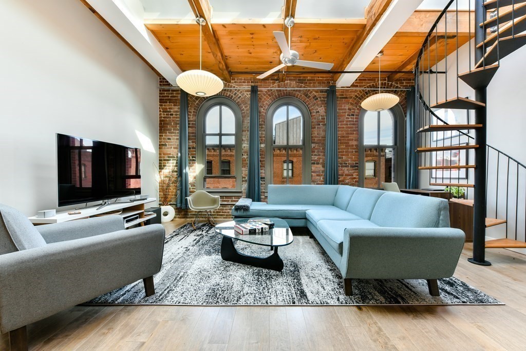 35 Channel Center Street, Unit 511 Boston, MA 02210 - Photo 2 of 25