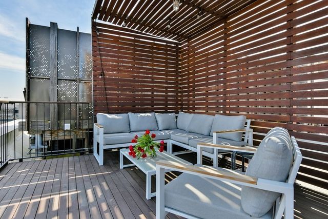 $1,170,000 | 35 Channel Center Street, Unit 511, Boston, MA 02210