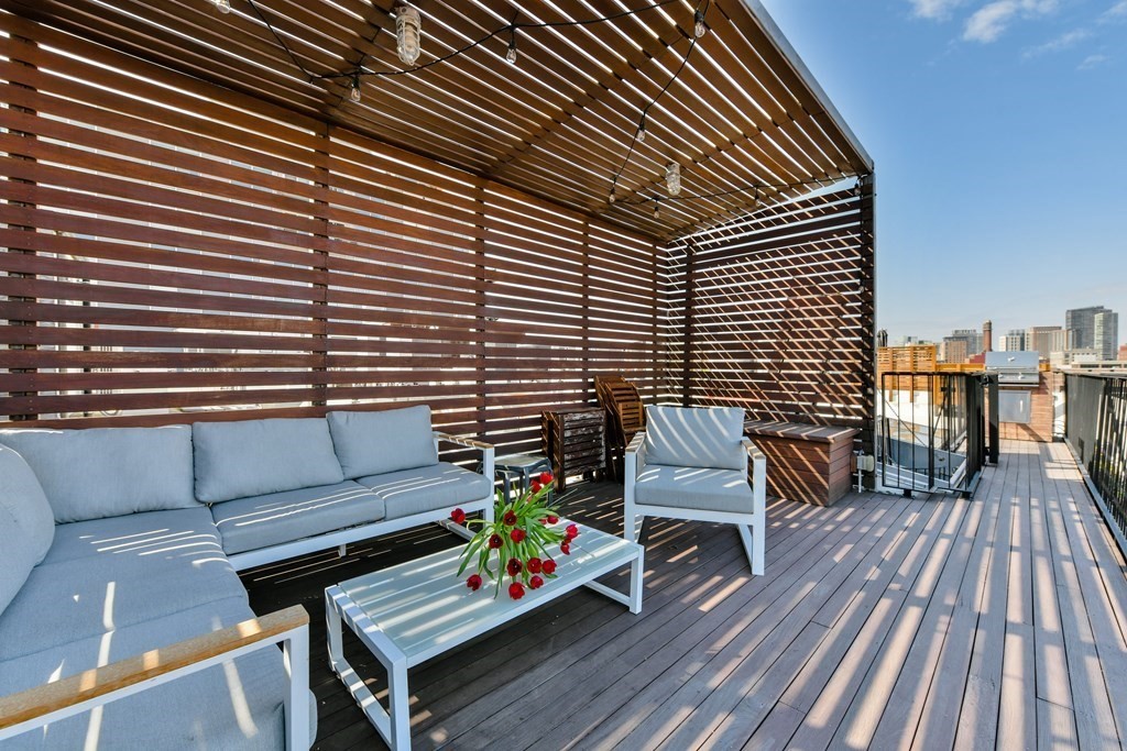 35 Channel Center Street, Unit 511 Boston, MA 02210 - Photo 23 of 25