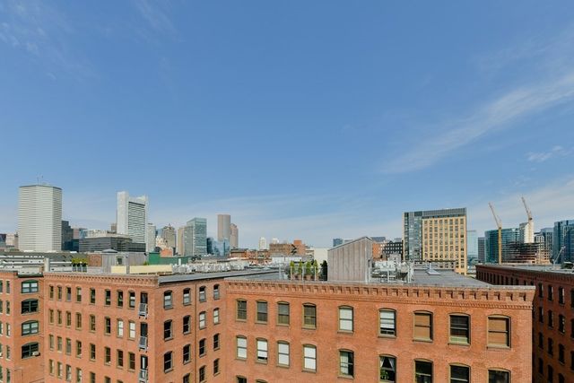 $1,170,000 | 35 Channel Center Street, Unit 511, Boston, MA 02210