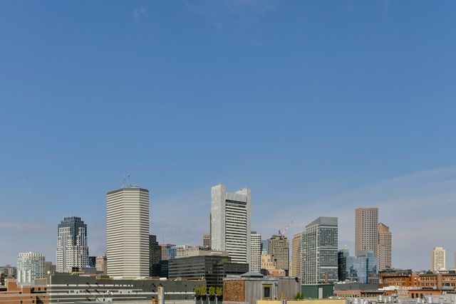 $1,170,000 | 35 Channel Center Street, Unit 511, Boston, MA 02210