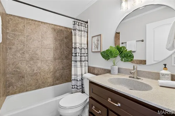 $399,900 | 117 Old Oaks Drive, Ballwin, MO 63011