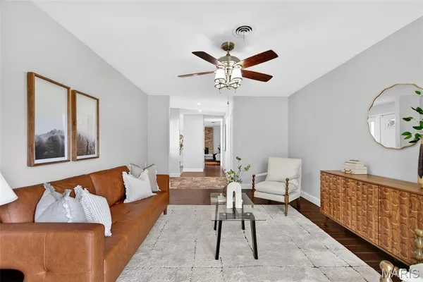 $399,900 | 117 Old Oaks Drive, Ballwin, MO 63011
