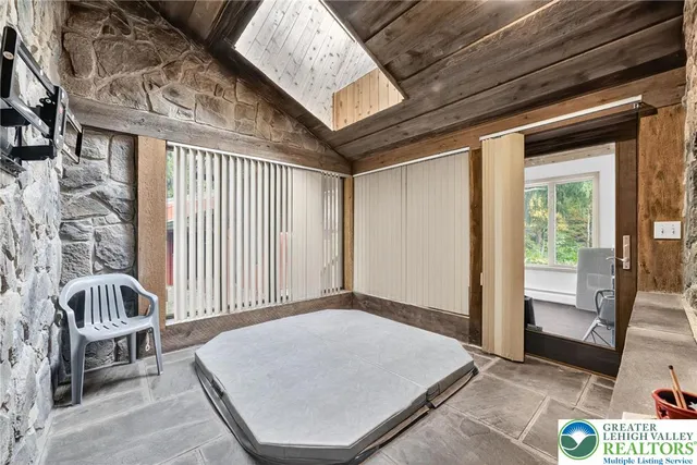 $440,000 | 8104 Highway 92, South Gibson, PA 18842