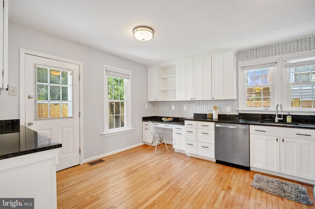 $895,000 | 120 East Maple Street, Alexandria, VA 22301