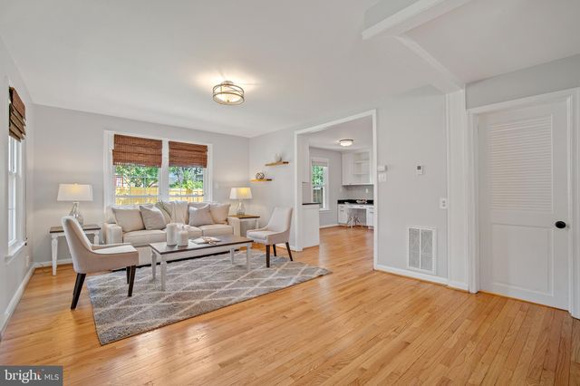 $895,000 | 120 East Maple Street, Alexandria, VA 22301