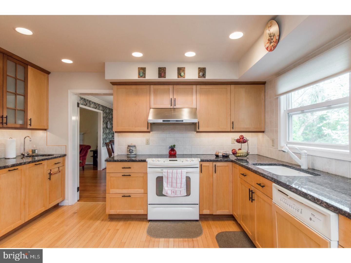 524 Watch Hill Road Villanova, PA 19085 - Photo 4 of 25