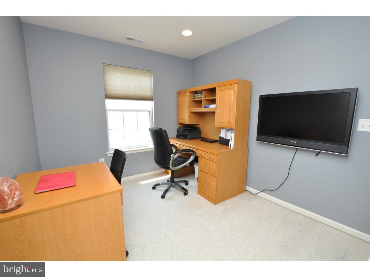 377 Huntington Drive Riverside, NJ 08075 - Photo 17 of 24 Office / Study
