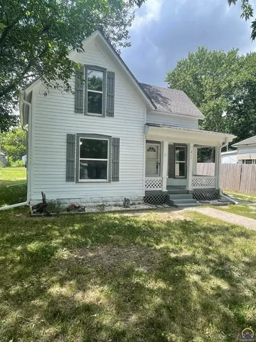 $94,900 | 211 South Constitution Street, Emporia, KS 66801
